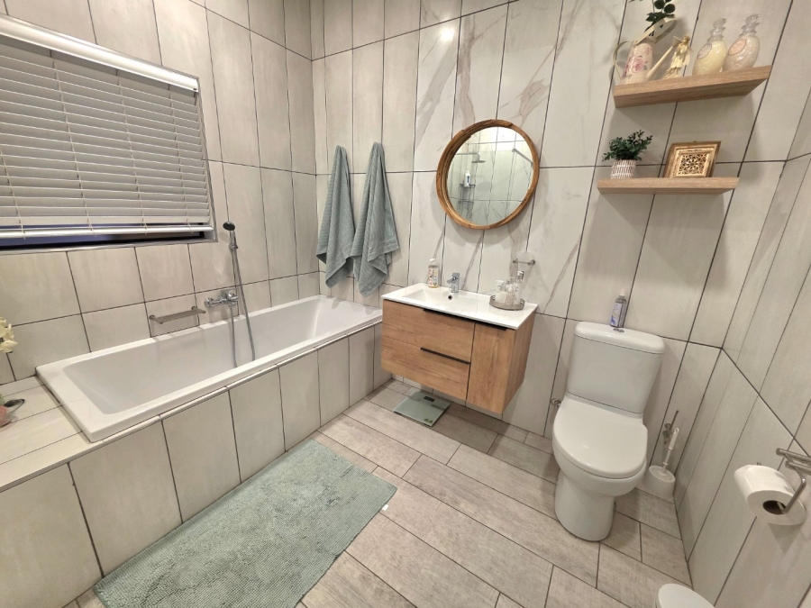 4 Bedroom Property for Sale in Jordania Free State